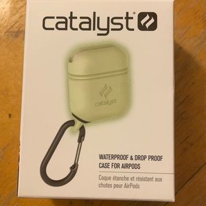 Catalyst airpod case (glow in the dark)